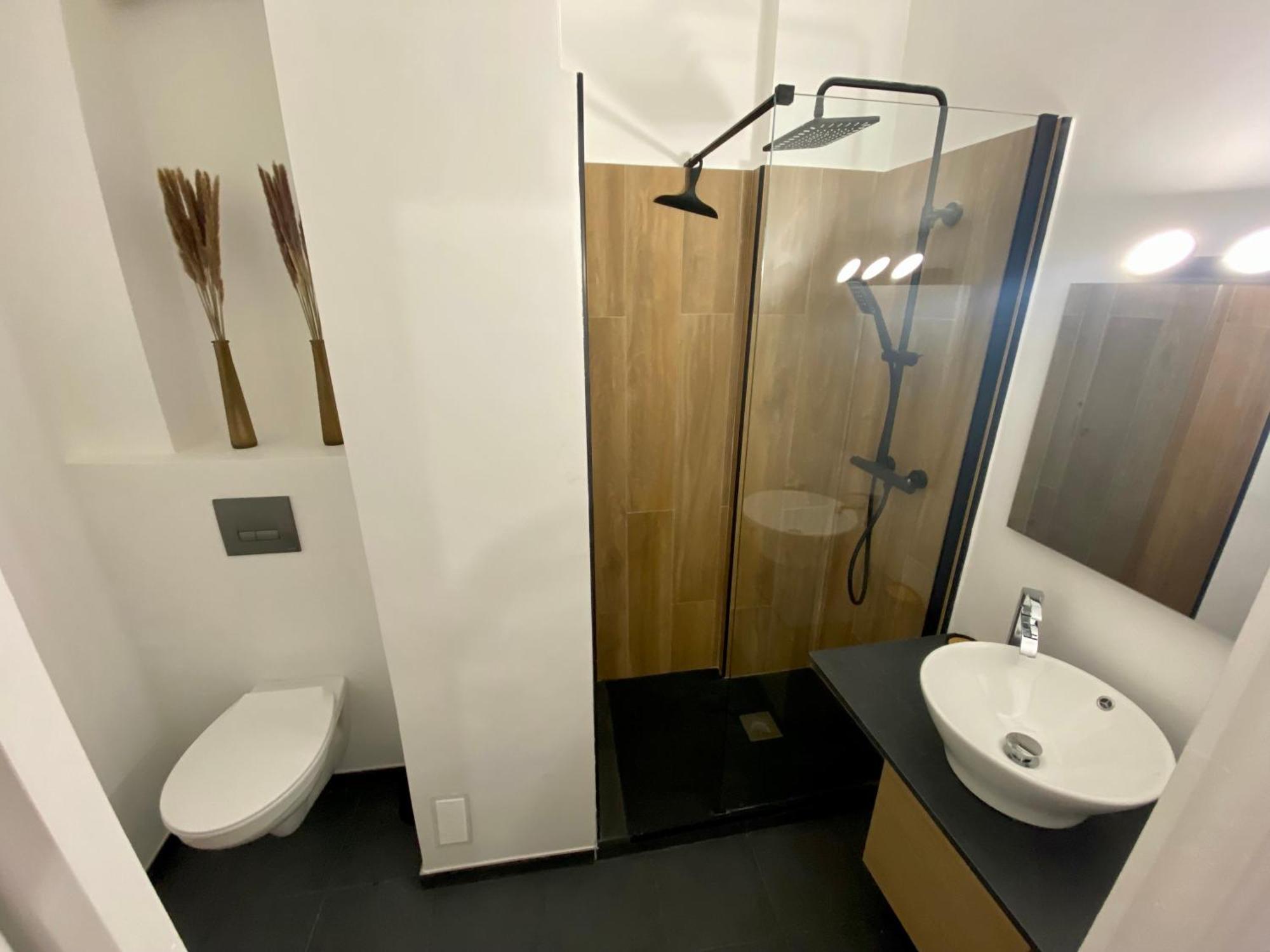 2 Pieces Proche Port Et Gare Apartment